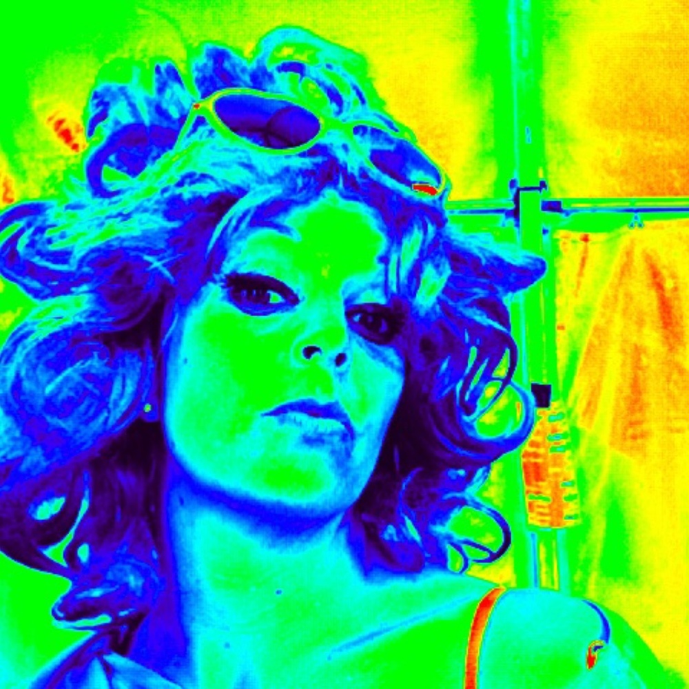 Meet your Posher, Adrienne